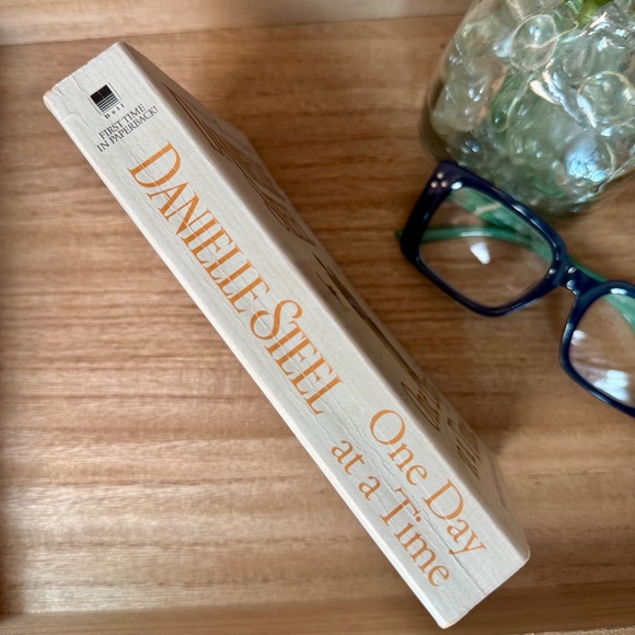 One Day at a Time by Danielle Steel | Contemporary Romance Paperback - Picture 5 of 6
